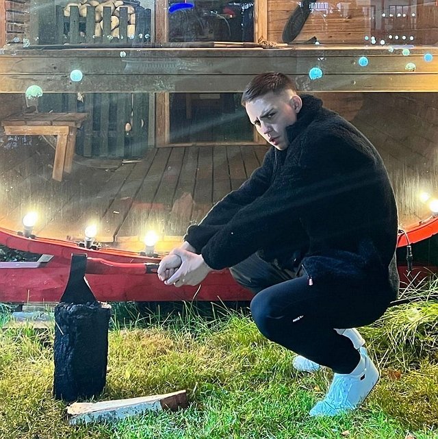 Бывший участник Дома-2 Иван Синцов бомжует по подъездам