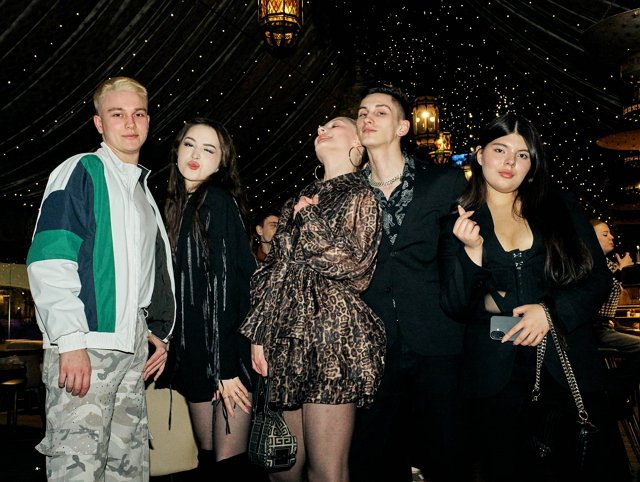 Тоскующего по возлюбленной Гавришова, окружают одни враги Тоскующего по возлюбленной Гавришова, окружают одни враги