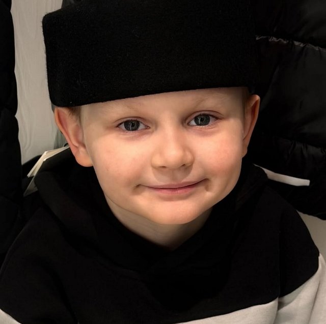 Алёна Савкина радуется помощи старшего сына Богдана