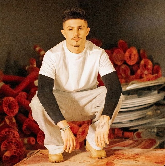 Никита Гуранда сделал «ход конём» и заселился с новенькой