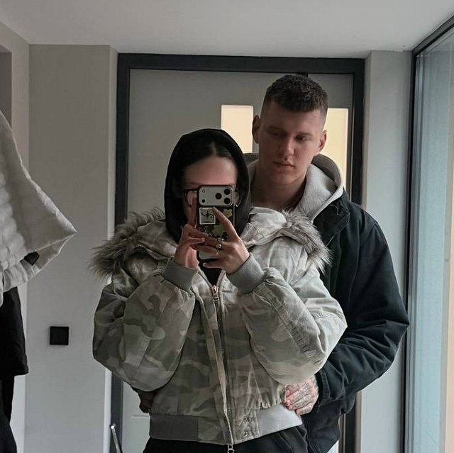 Ксения Нечаева познакомила Степана Карпова с родителями Ксения Нечаева познакомила Степана Карпова с родителями