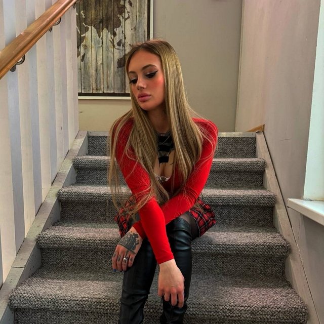 Ксения Карпова устроила шоу за счёт Альберта Гракович