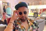 Алексей Адеев повеселил своей неуклюжестью Галину Маковскую