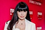 Ермолаева утверждает, что парни выбирают женщин постарше