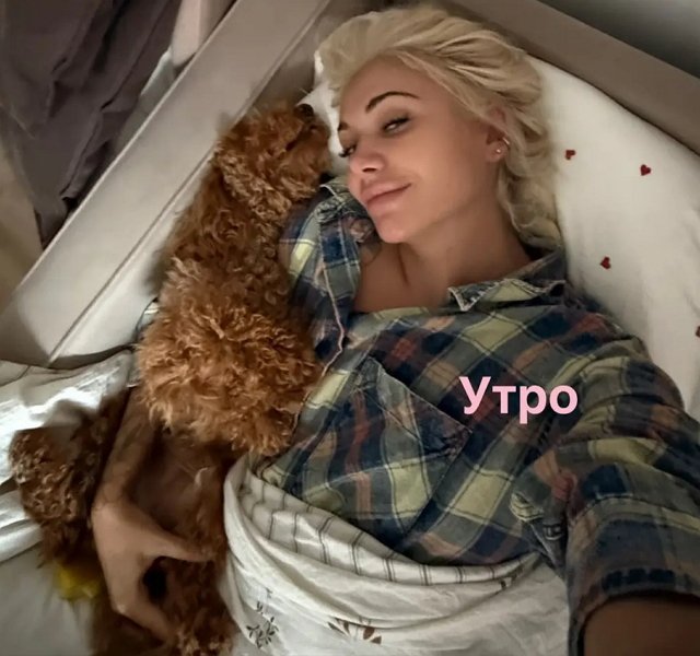 Елена Тепловодская провела вечер в компании Кати Квашниковой Елена Тепловодская провела вечер в компании Кати Квашниковой
