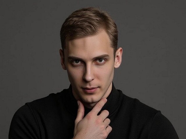 Вероника Строгонова пытается впечатлить Артёма Герасимова