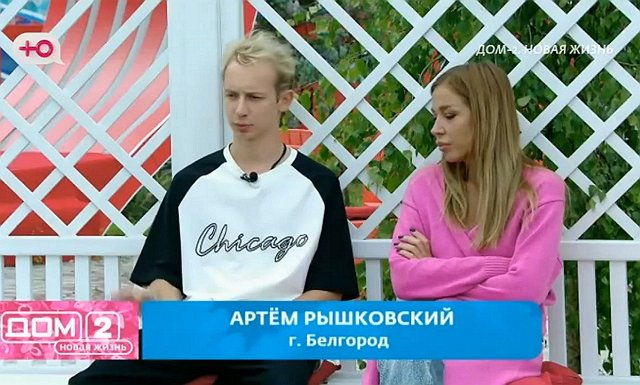 Артём Рышковский собирает информацию на будущих коллег
