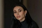 Клава Безверхова улетела в Китай в компании Хорошева и Петуховых