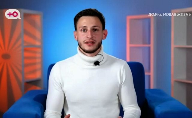 Денис Асланов позвал замуж Элину Рахимову Денис Асланов позвал замуж Элину Рахимову