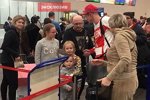 Дмитрий Тарасов улетел в отпуск в компании родных