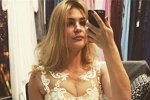 Руслана Мишина примерила свадебное платье